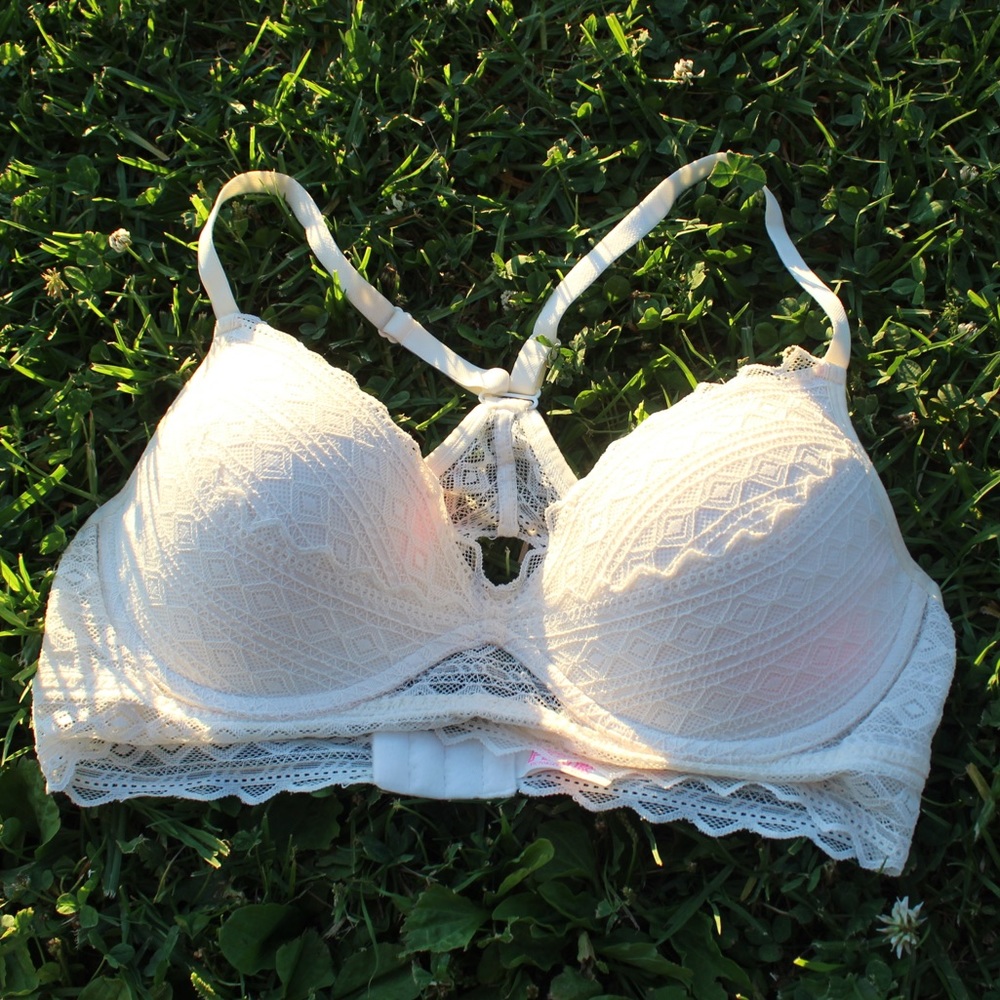 - Pink- lace bra